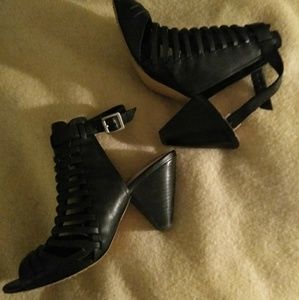vince camuto heeled sandals size 6.5